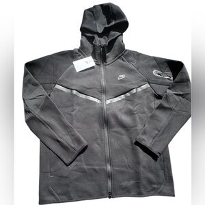 Men’s Nike Tech Jacket (LATEST MODEL) Black size Medium